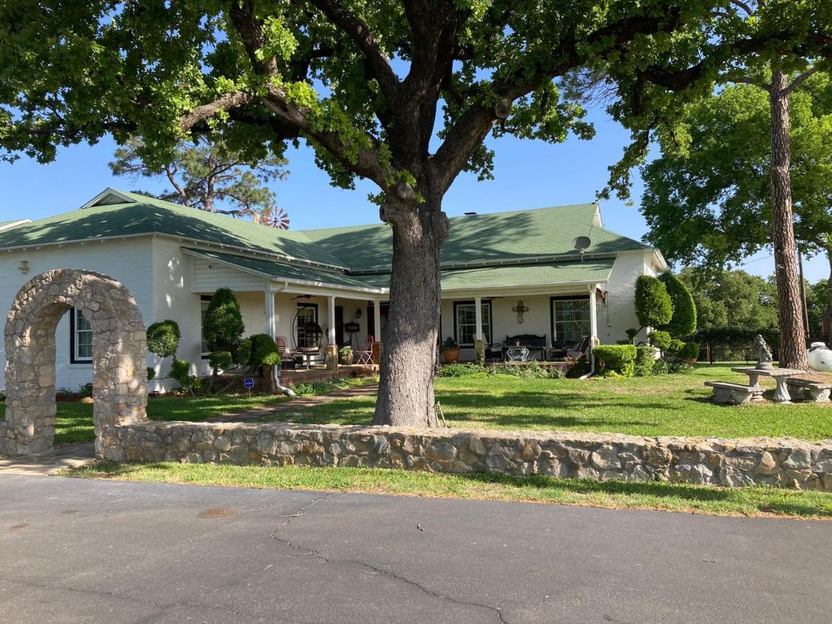 Bed and Breakfast The Old Liberty Schoolhouse Azle Экстерьер фото