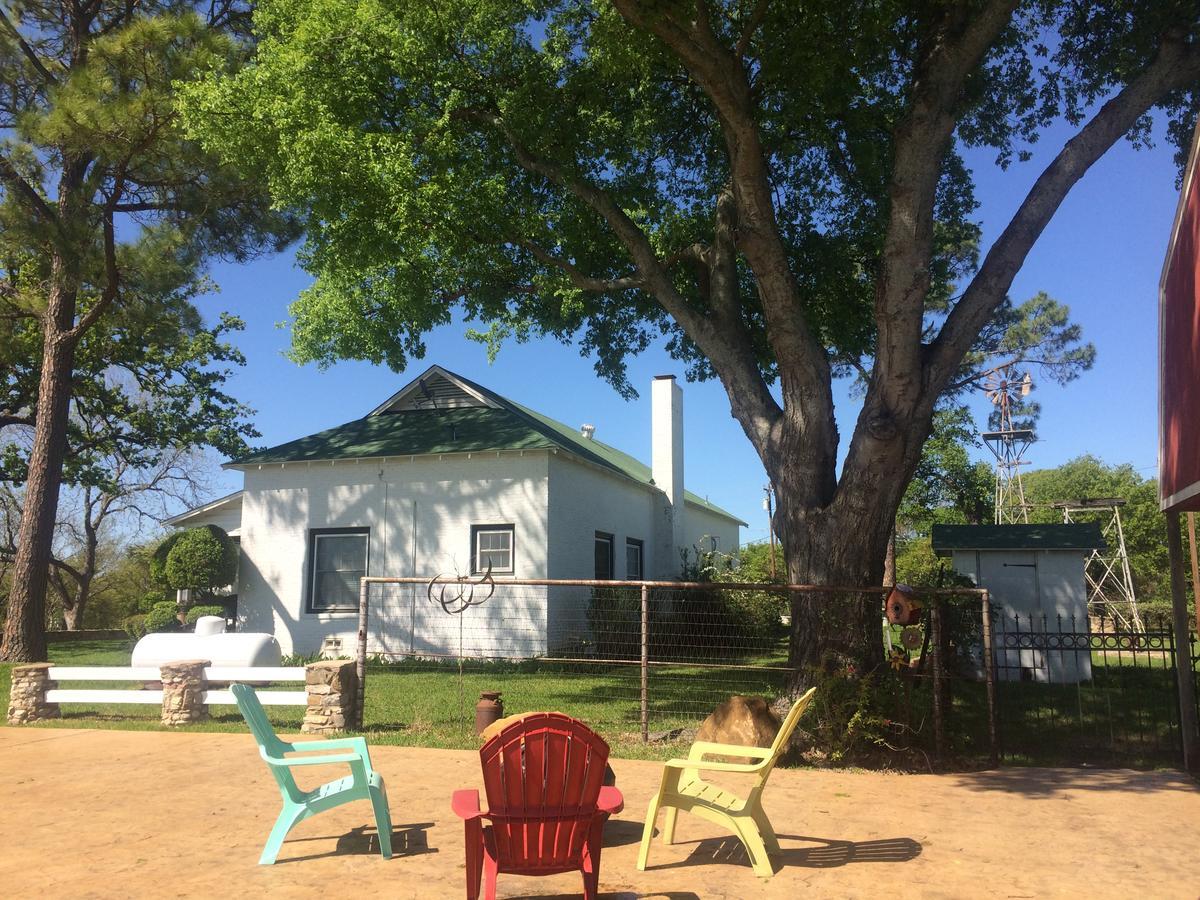 Bed and Breakfast The Old Liberty Schoolhouse Azle Экстерьер фото